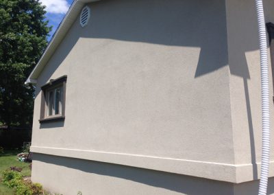 arrière de maison en acrylique beige